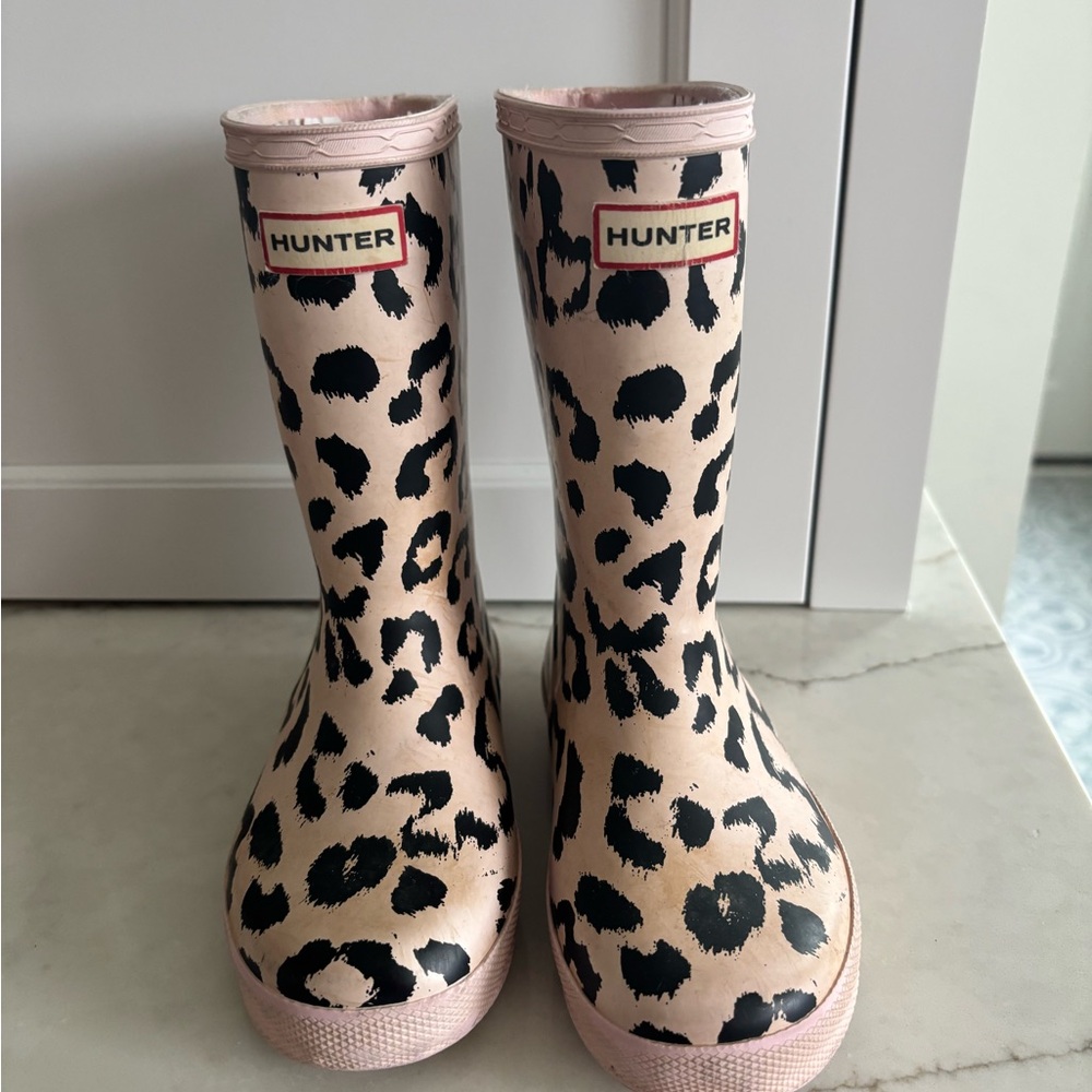 Hunter Kids' Pink and Black Leopard Boots